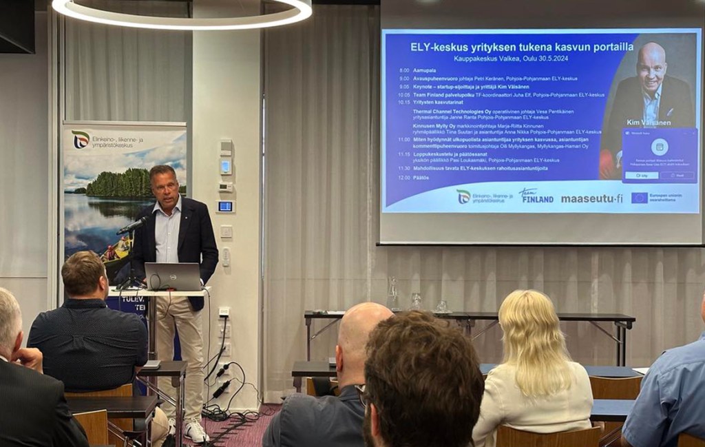 ELY-keskuksen Kasvun portaat -tilaisuudessa puhuu johtaja Petri Keränen.